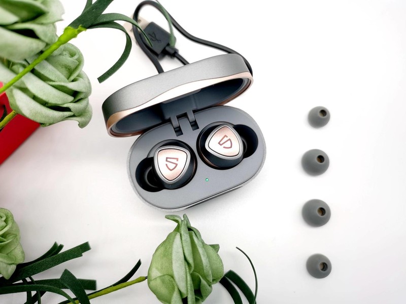 How to use Bluetooth earphones